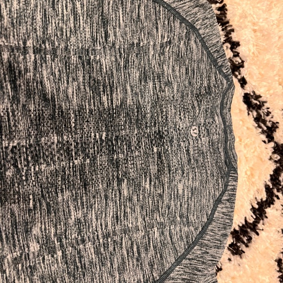 Grey Lulu Lemon swiftly tech - Picture 5 of 6